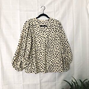 entro Balloon Sleeve Cream Blouse